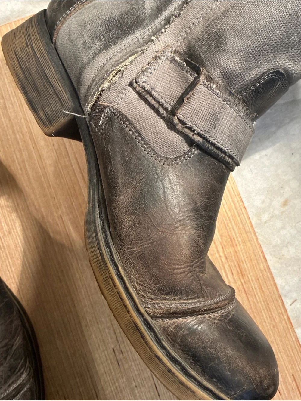 Bed-Stu Men's Black Distressed Leather Ankle Boots - Rugged Strap Design Sz 10